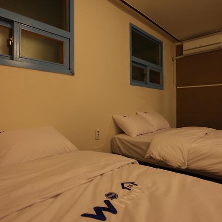 W Mini Hotel Dongdaemoon Seoel Buitenkant foto