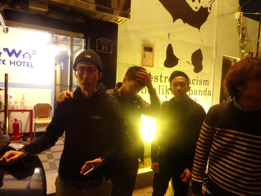 W Mini Hotel Dongdaemoon Seoel Buitenkant foto