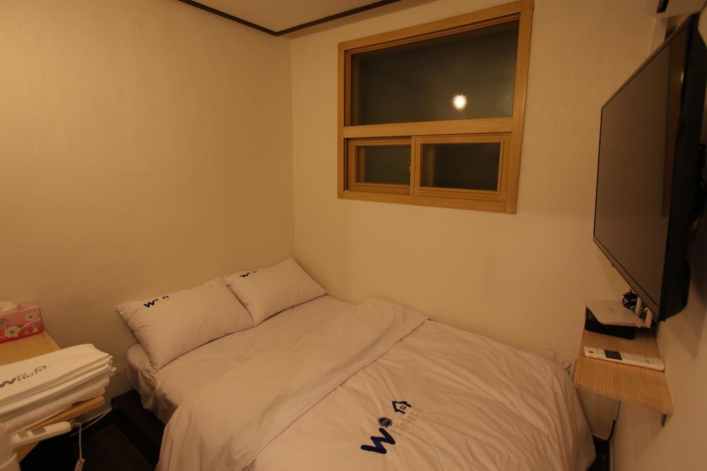 W Mini Hotel Dongdaemoon Seoel Buitenkant foto