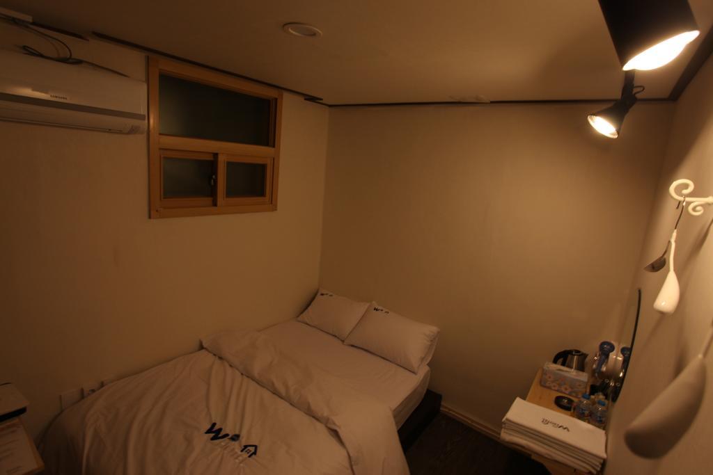 W Mini Hotel Dongdaemoon Seoel Buitenkant foto