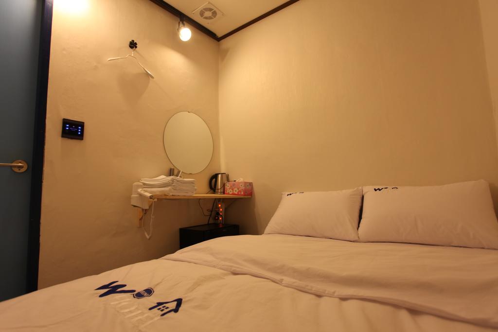 W Mini Hotel Dongdaemoon Seoel Buitenkant foto