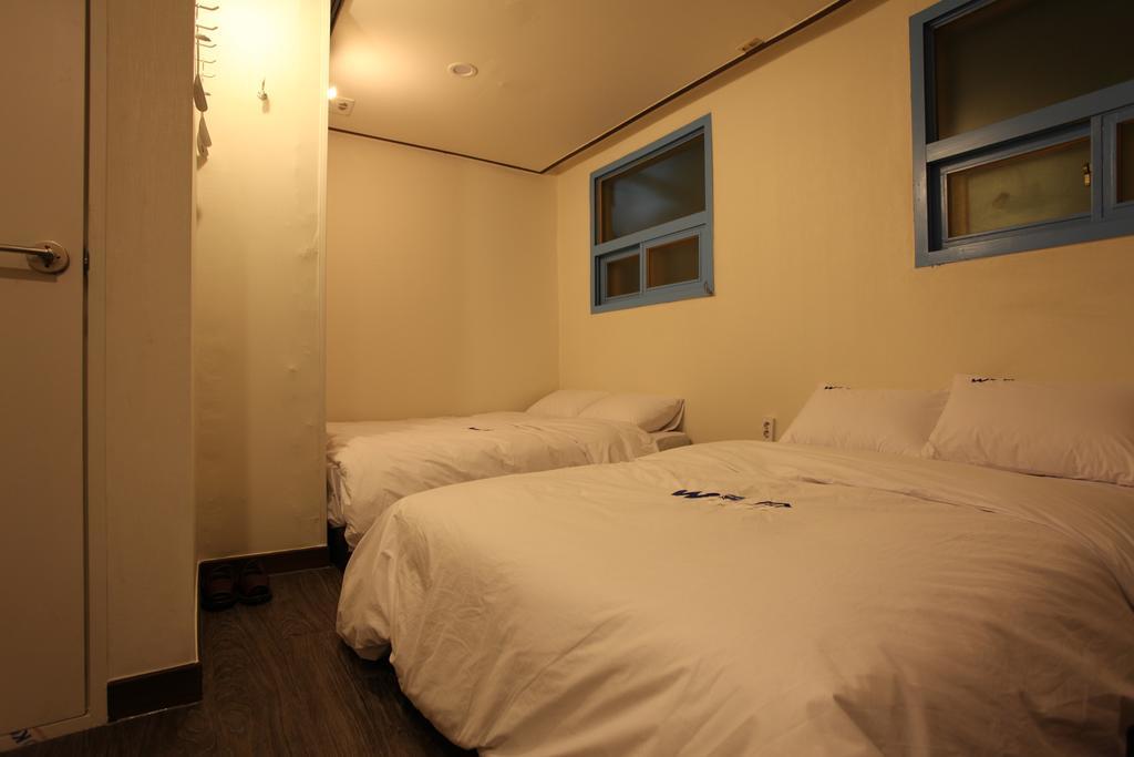 W Mini Hotel Dongdaemoon Seoel Buitenkant foto