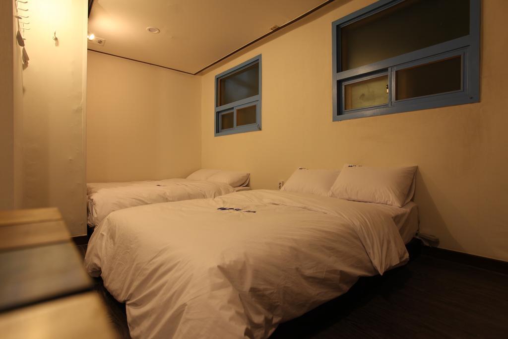 W Mini Hotel Dongdaemoon Seoel Buitenkant foto