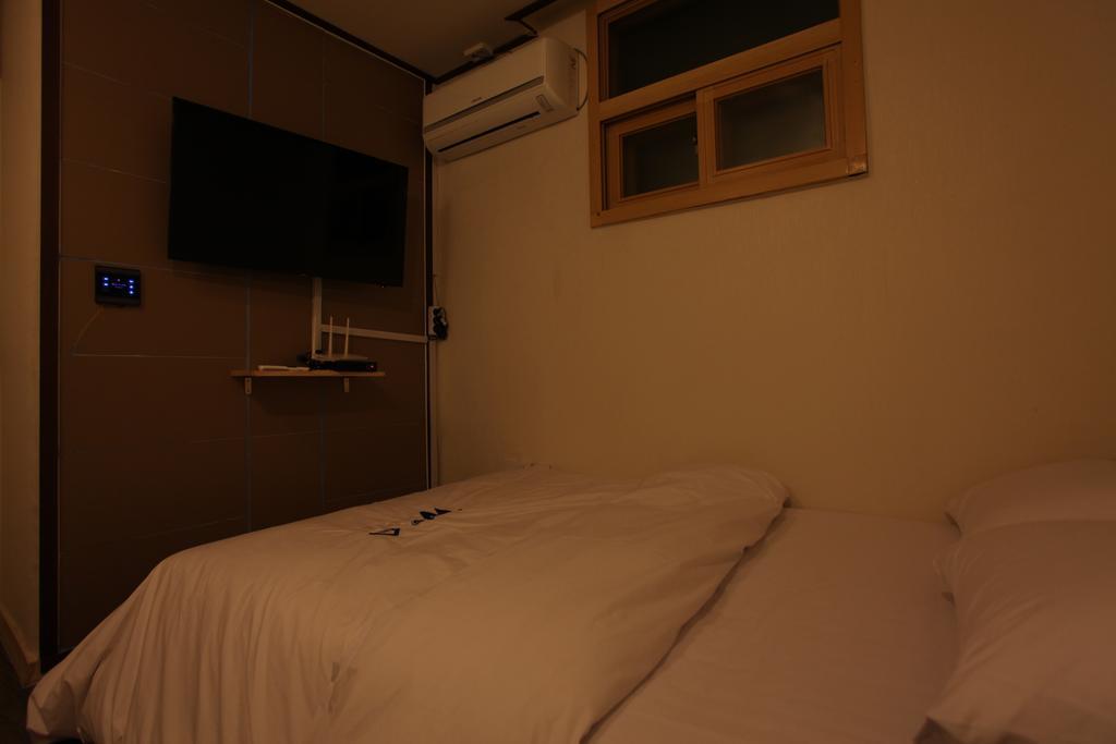 W Mini Hotel Dongdaemoon Seoel Buitenkant foto