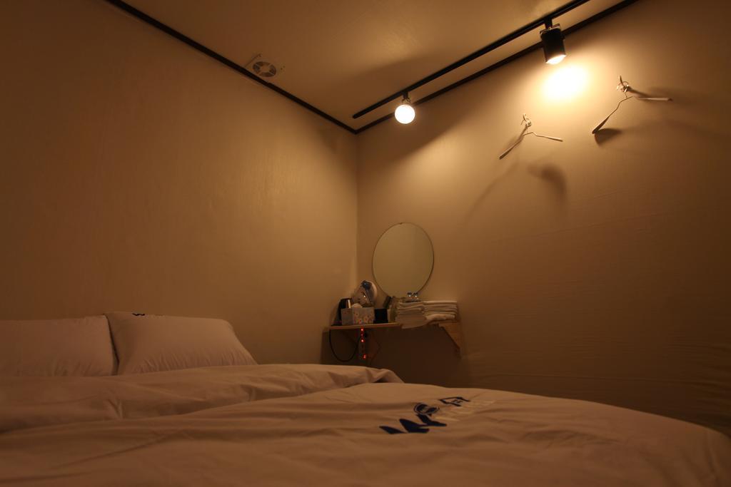 W Mini Hotel Dongdaemoon Seoel Buitenkant foto