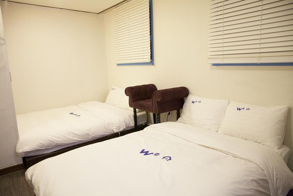 W Mini Hotel Dongdaemoon Seoel Buitenkant foto