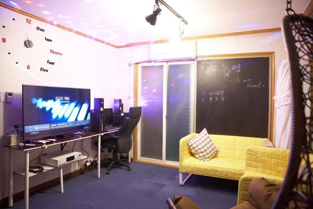 W Mini Hotel Dongdaemoon Seoel Buitenkant foto