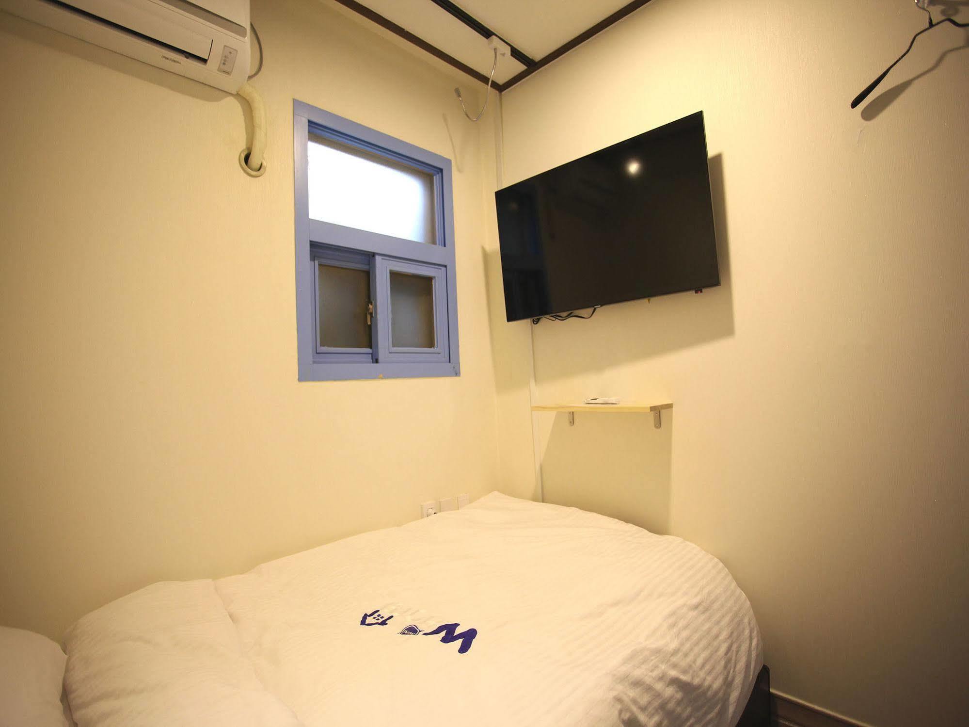 W Mini Hotel Dongdaemoon Seoel Buitenkant foto